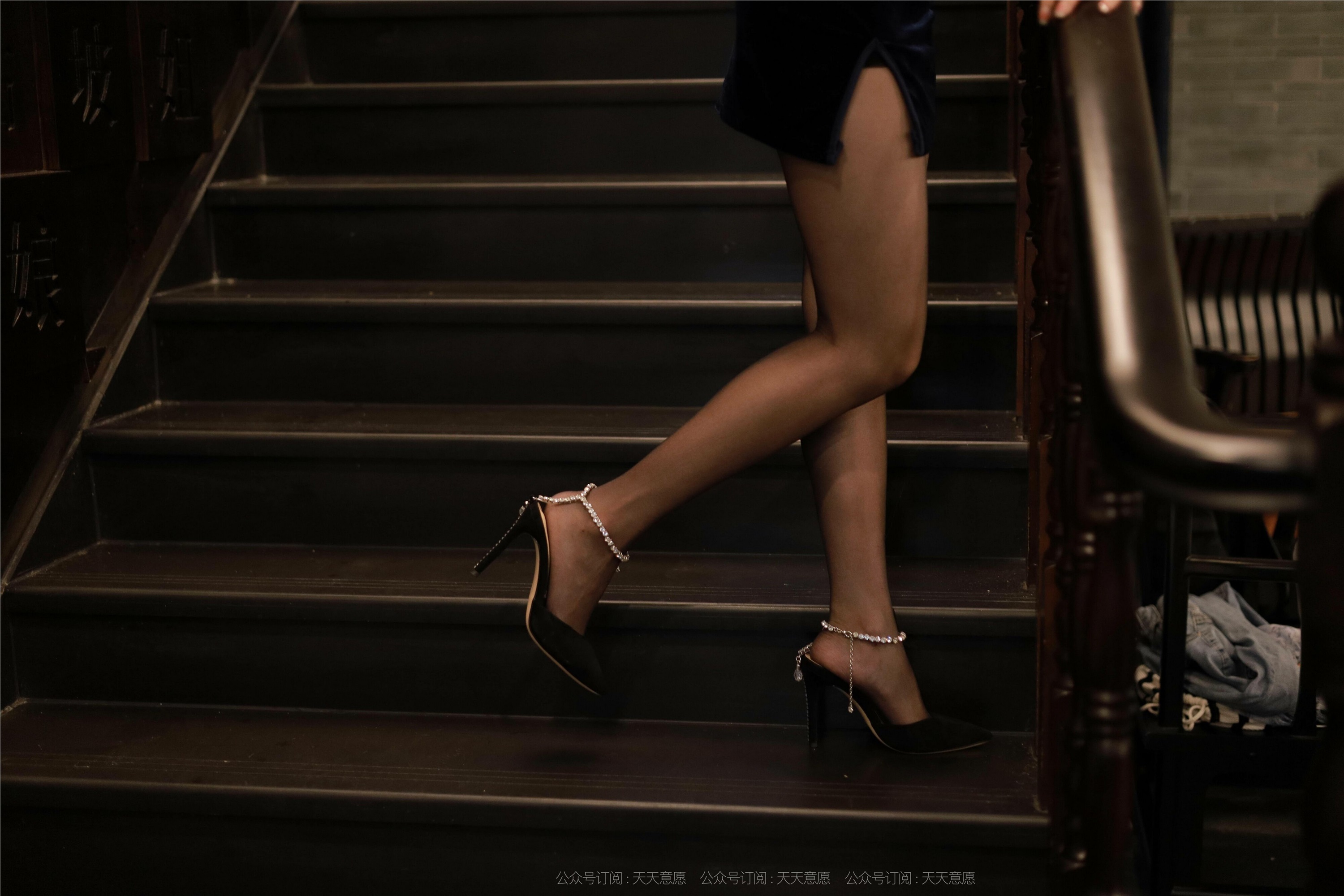 IESS异思趣向  2021.09.24 丝享家928：婉苹《迷人黑色旗袍》